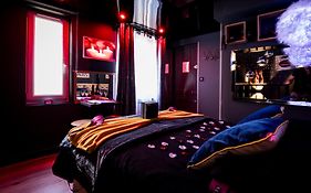 Loveroom sauna, balnéo, parking privé dans le centre de Honfleur